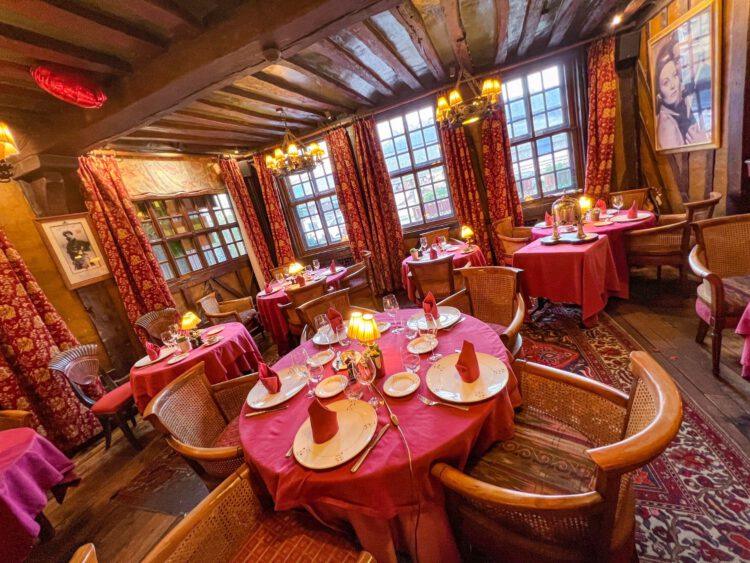 La Couronne, plus ancienne auberge de France