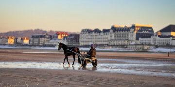 Cabourg, promenade inspirée au cœur de la côte fleurie